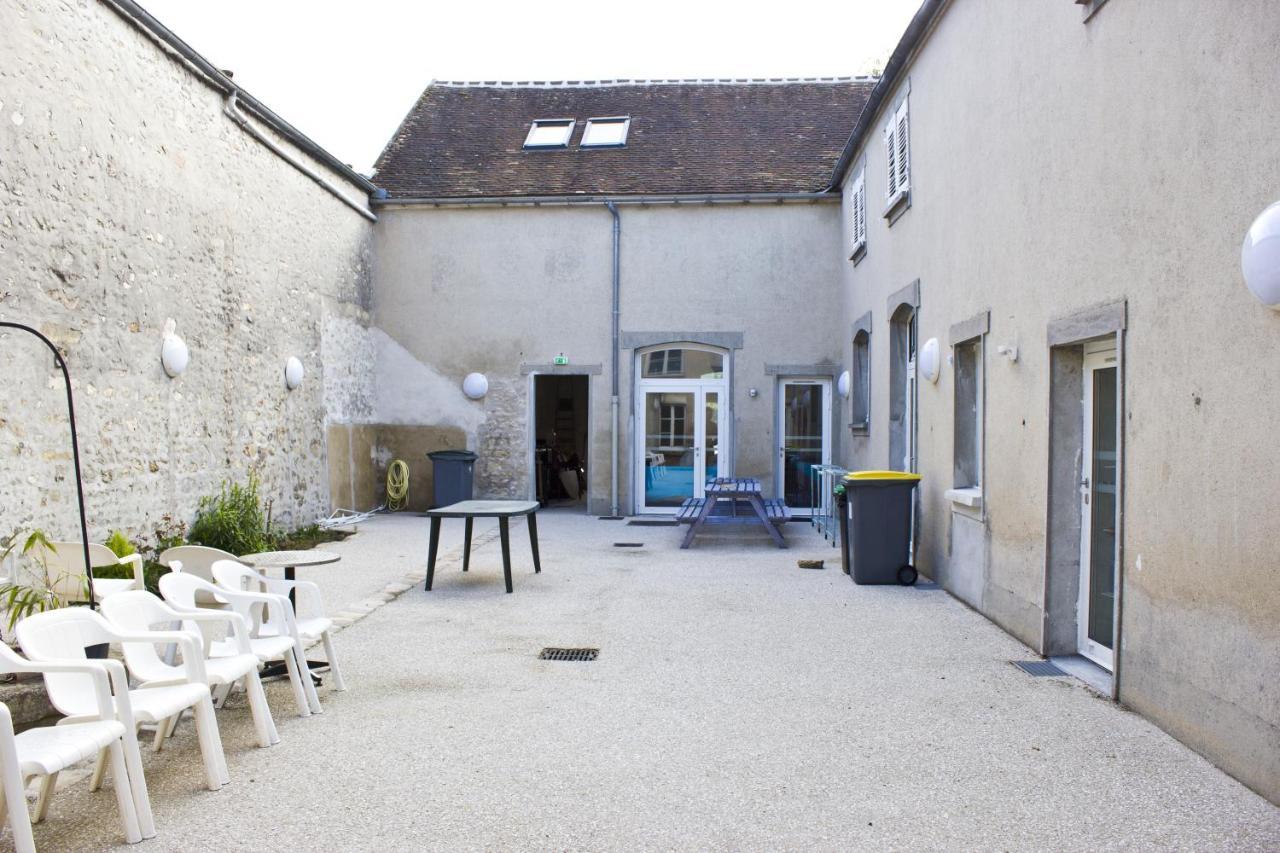 Fontaineblhostel Hostel & Camping Near Fontainebleau La Chapelle-la-Reine Dış mekan fotoğraf